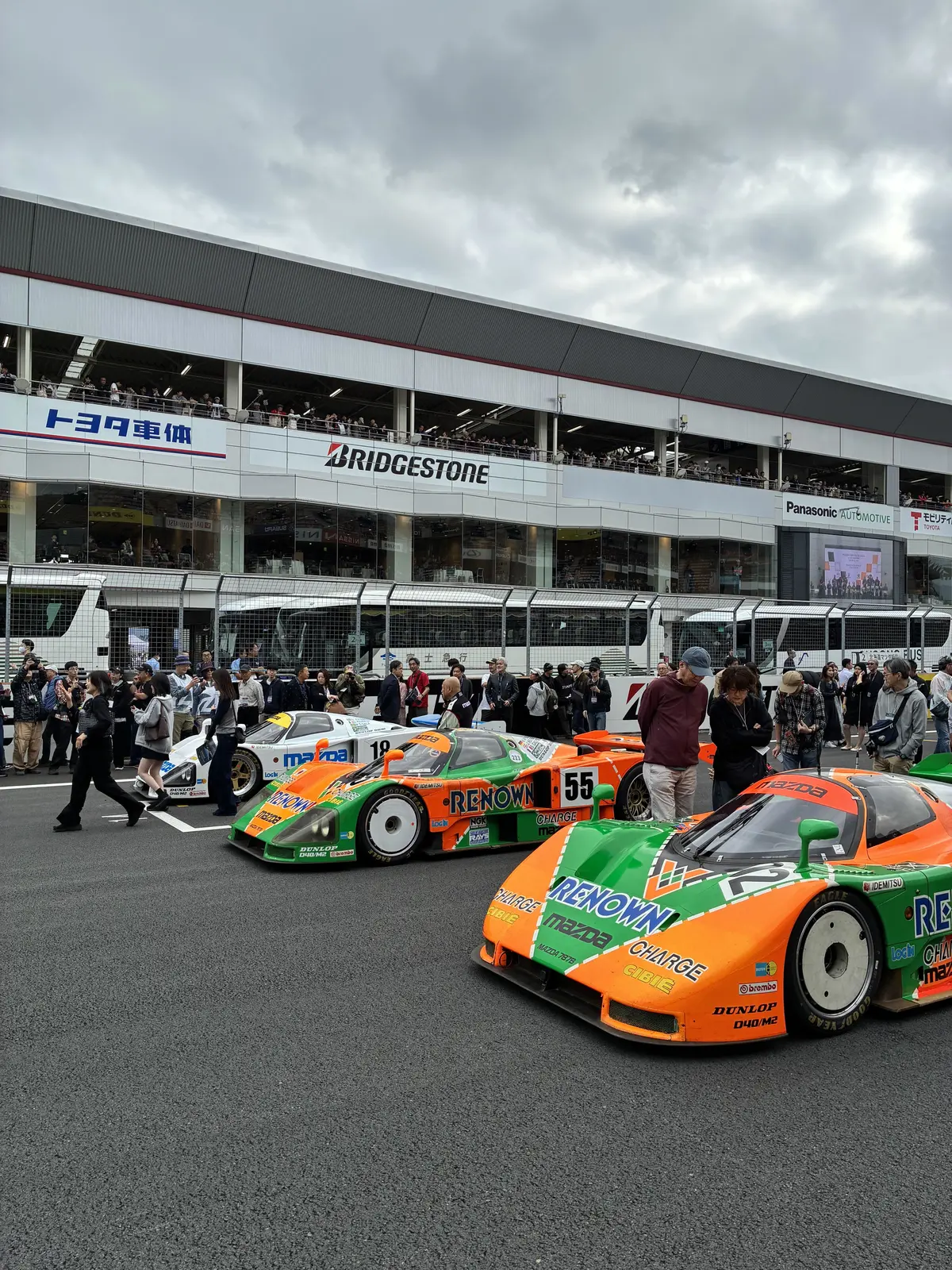 デモラン前のコース上
